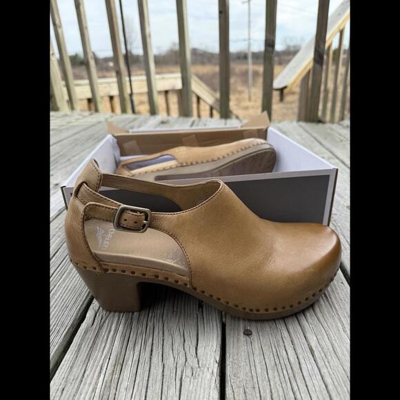 DANSKO Sassy Comfort Heeled Cutout Clog Shoes EU 42 Tan Leather NEW $150 - Picture 1 of 6